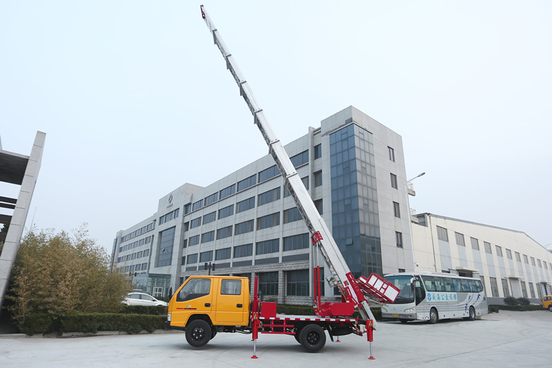 東風(fēng)28米云梯搬家車