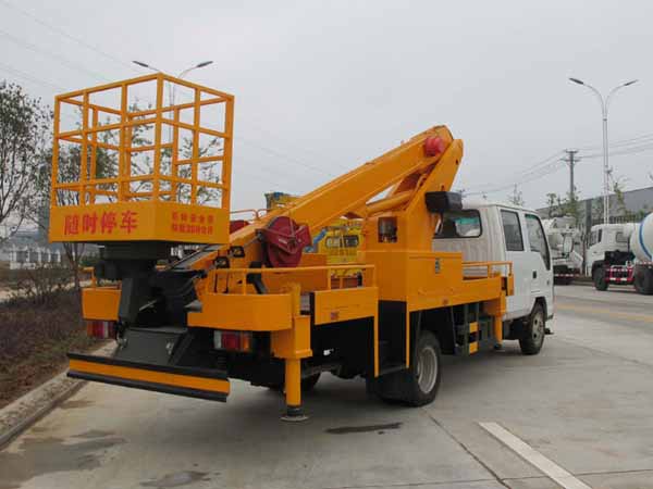 慶鈴曲臂20米高空作業車