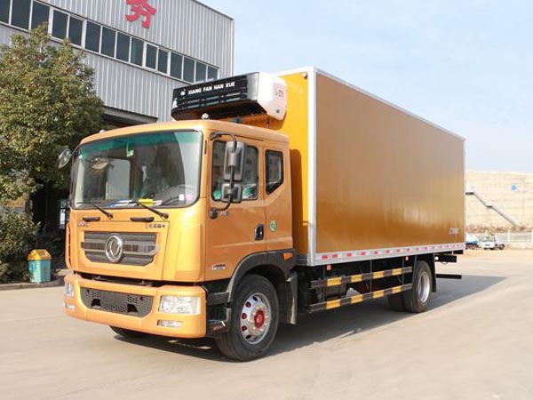 東風多利卡冷藏車(6.8米)