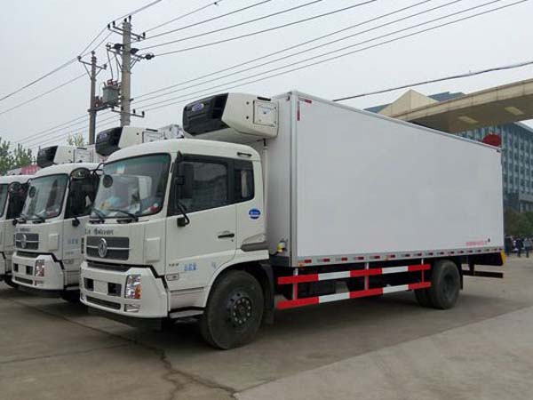 東風天錦冷藏車(廂長7.4米)