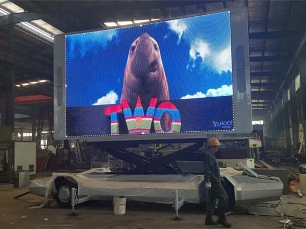 LED牽引式移動廣告車