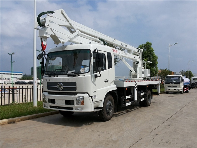 東風20米曲臂式高空作業(yè)車