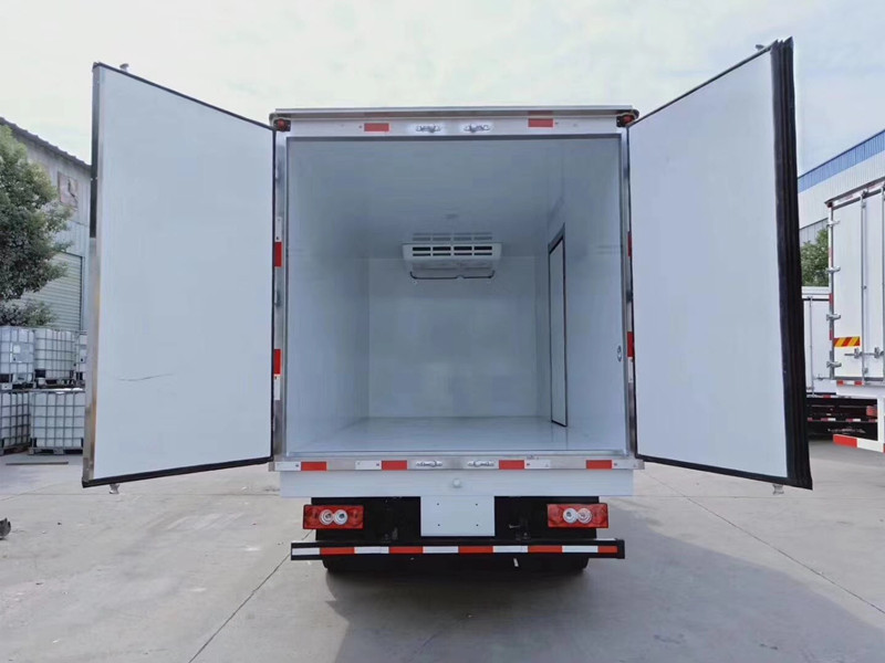 江鈴順達冷藏車(廂長4.2米國六)