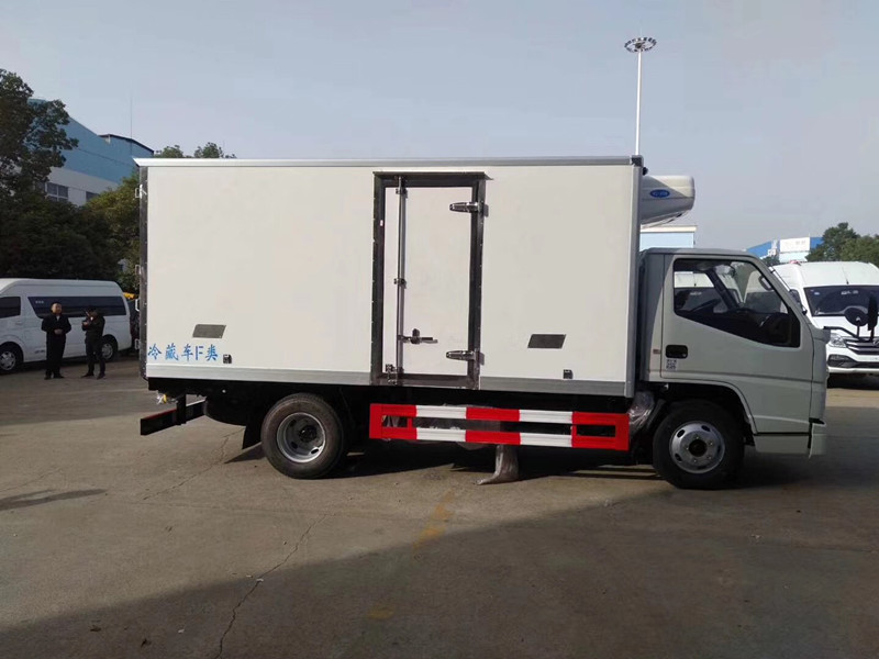 江鈴順達冷藏車(廂長4.2米國六)