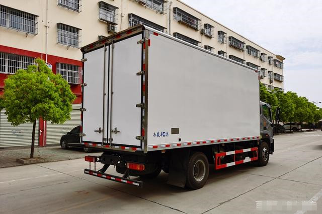 歐馬可S5冷藏車(廂長5.9M國六)