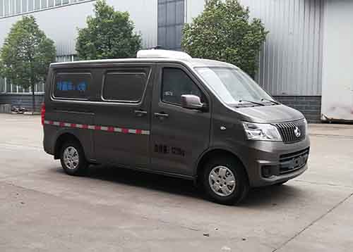 長(zhǎng)安M6面包冷藏車(國(guó)六)