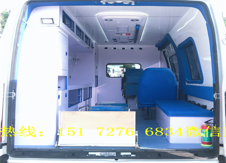 依維柯轉運型救護車