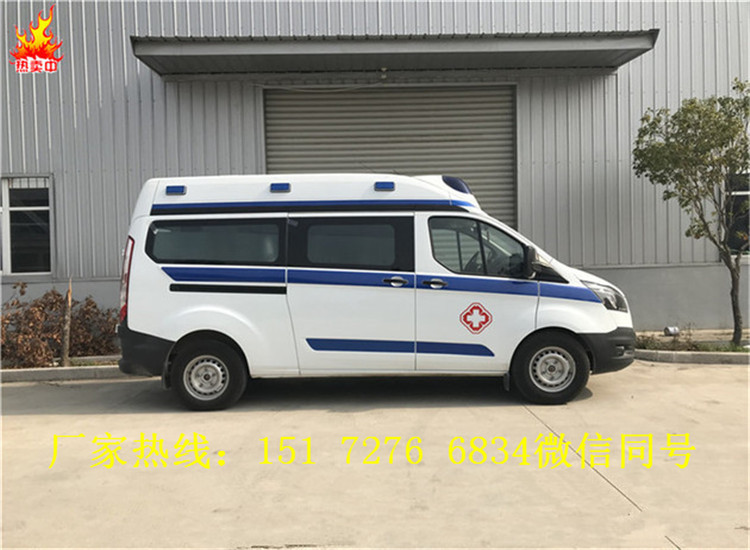 福特V362短軸中頂救護(hù)車