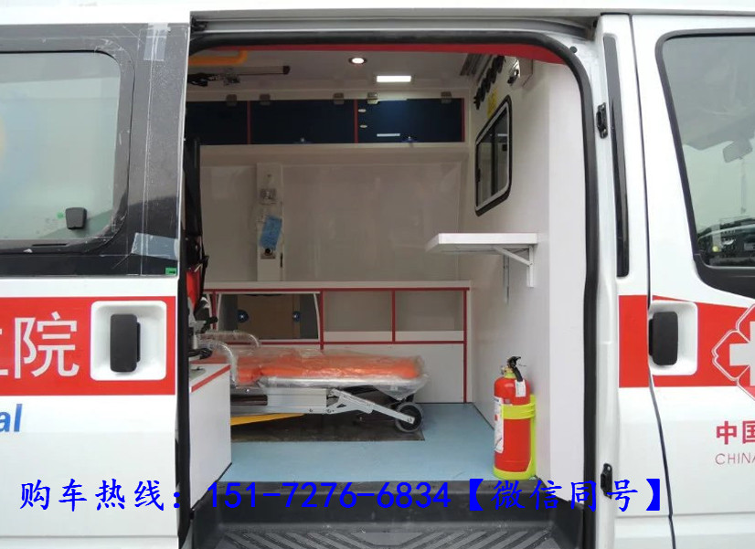 福特V348短軸中頂救護(hù)車